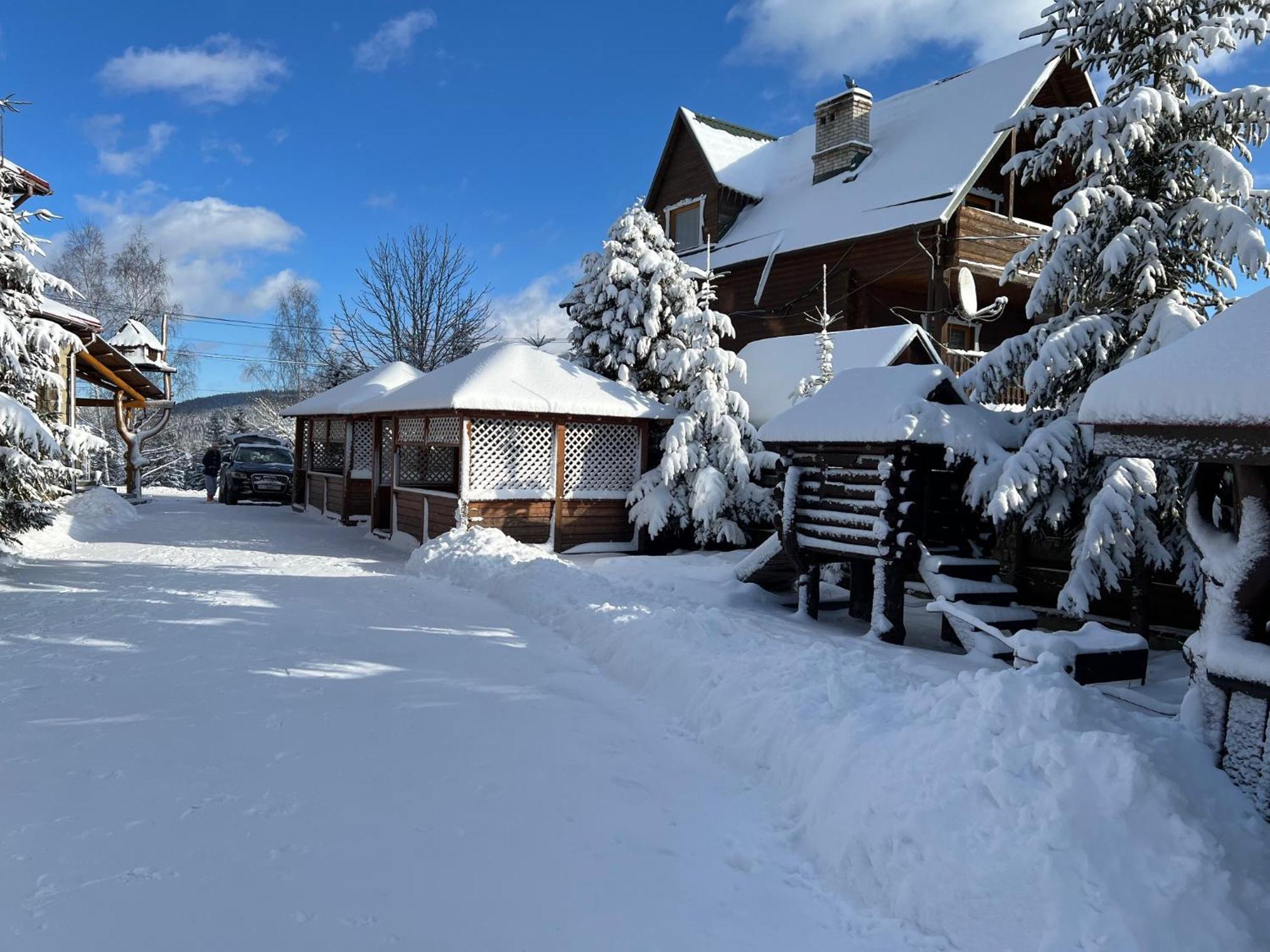 Hotel Panorama Karpat Yablunytsya Exterior foto