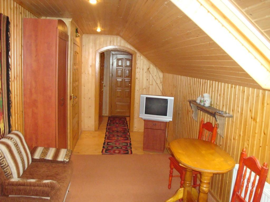 Hotel Panorama Karpat Yablunytsya Exterior foto