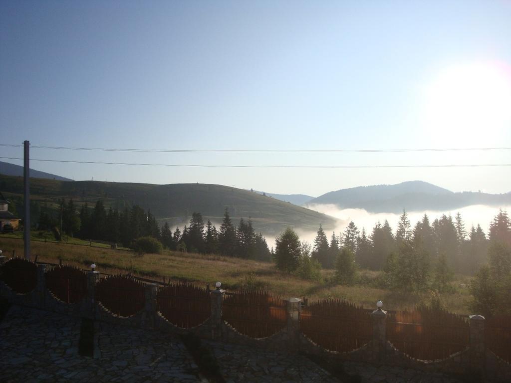 Hotel Panorama Karpat Yablunytsya Exterior foto