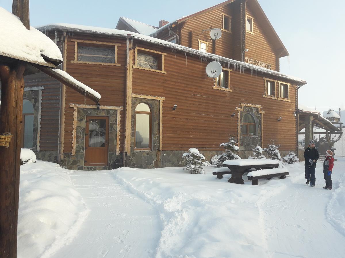 Hotel Panorama Karpat Yablunytsya Exterior foto